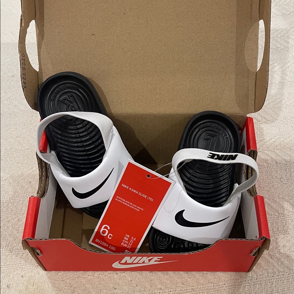 Nike Black and white Kawa Slides